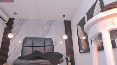 Luciana online show from February 1, 6:10 am