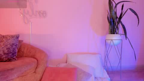 Lucy online show from October 29, 4:59 am