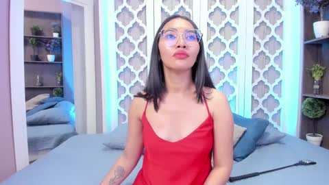 Snapshot of lucyy_liiu chatting on March 1, 8:31 pm Lucy Liiu online show from March 1, 8:31 pm
