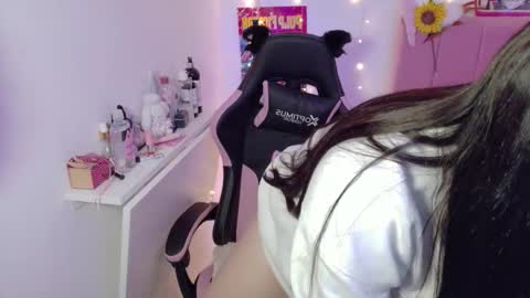 LUCYY FROM HOME  online show from March 24, 1:32 am