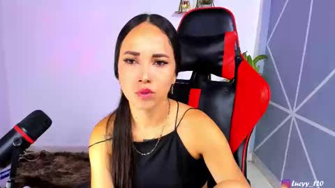 Snapshot of lucyy_rose chatting on October 7, 12:30 am o online show from October 7, 12:30 am