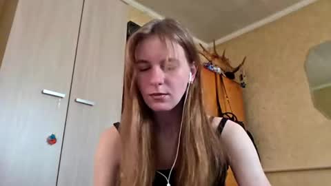 Snapshot of lucyzachar chatting on April 20, 6:05 am Sofia online show from April 20, 6:05 am