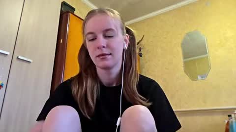 Snapshot of lucyzachar chatting on April 23, 6:14 am Sofia online show from April 23, 6:14 am