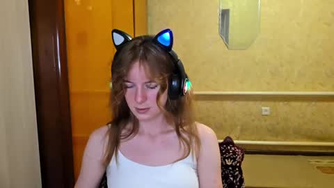 Snapshot of lucyzachar chatting on May 18, 6:08 am Sofia online show from May 18, 6:08 am