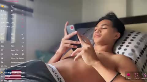 luda_69 online show from April 3, 1:36 am