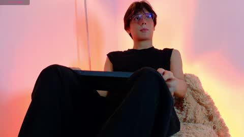 Lui online show from March 17, 3:33 am