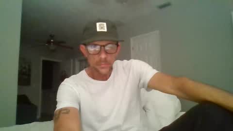 Snapshot of luiggii0904 chatting on April 11, 9:46 am luiggii0904 online show from April 11, 9:46 am