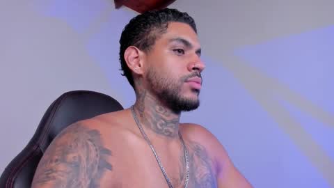 Luigi Vitale online show from November 23, 1:05 am