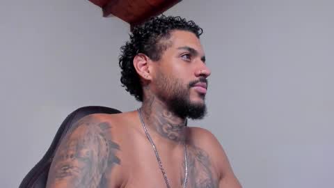 Luigi Vitale online show from February 28, 1:28 am