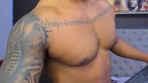 Luigi Independent model online show from April 17, 11:13 am