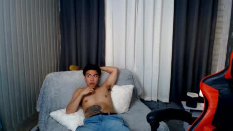 luigi_moreno online show from March 5, 6:34 pm