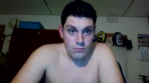 Snapshot of luis2423 chatting on October 4, 10:08 pm A slave to the mistress.. un esclavo para las amas dominantes. online show from October 4, 10:08 pm