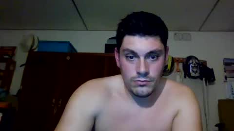 Snapshot of luis2423 chatting on October 14, 8:53 pm A slave to the mistress.. un esclavo para las amas dominantes. online show from October 14, 8:53 pm