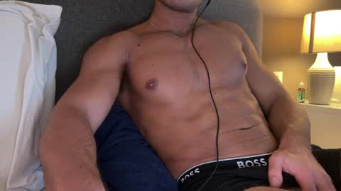 Snapshot of luis763413 chatting on April 29, 3:38 pm luis763413 online show from April 29, 3:38 pm