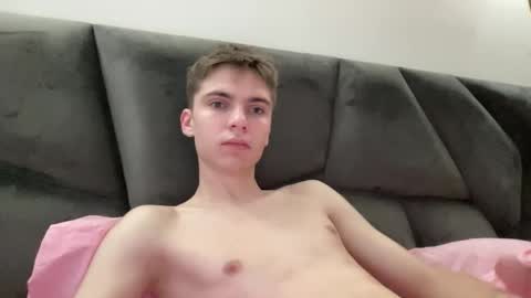 Luis online show from December 2, 7:03 am