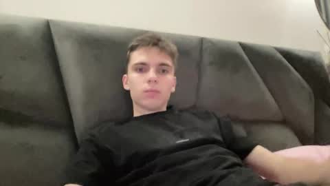 Luis online show from December 2, 9:54 pm