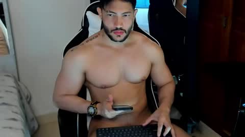 luis_baptista online show from December 6, 8:18 pm