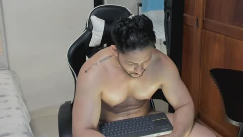Snapshot of luis_baptista chatting on April 10, 12:49 am luis_baptista online show from April 10, 12:49 am