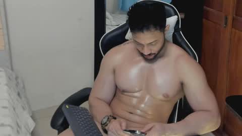 Snapshot of luis_baptista chatting on May 15, 11:34 pm luis_baptista online show from May 15, 11:34 pm