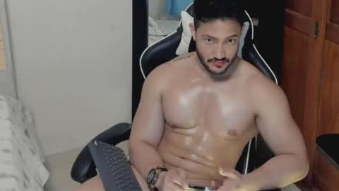 Snapshot of luis_baptista chatting on May 16, 12:07 am luis_baptista online show from May 16, 12:07 am