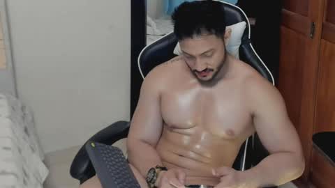 Snapshot of luis_baptista chatting on May 16, 12:18 am luis_baptista online show from May 16, 12:18 am