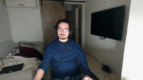 Snapshot of luis_flr chatting on January 13, 5:01 am luis_flr online show from January 13, 5:01 am