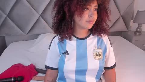 Snapshot of luisa_cameron chatting on January 18, 7:58 pm online show from January 18, 7:58 pm