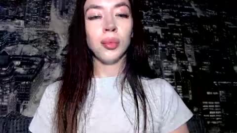 luisa lovedom online show from July 19, 3:27 pm