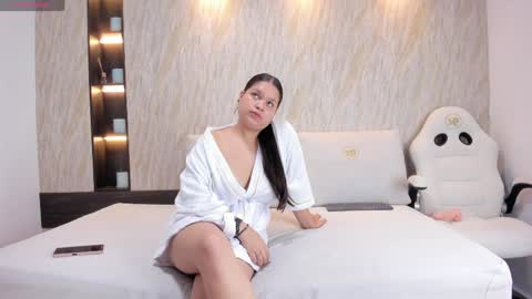 Snapshot of luisa_owen chatting on April 7, 1:55 pm Luisa online show from April 7, 1:55 pm