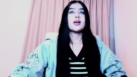 Snapshot of luisaa_diaz_ chatting on June 20, 11:18 pm Luisa Diaz online show from June 20, 11:18 pm
