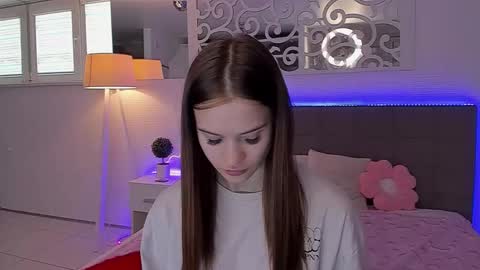 Snapshot of luisaclover chatting on May 3, 12:33 pm LuisaClover online show from May 3, 12:33 pm