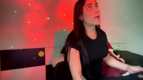 Snapshot of luisamonsterdick chatting on December 3, 7:27 am Luisa Monsters online show from December 3, 7:27 am
