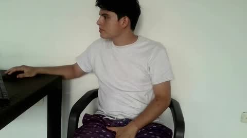 Snapshot of luisk200 chatting on February 3, 12:43 pm Luis S Kennedy online show from February 3, 12:43 pm