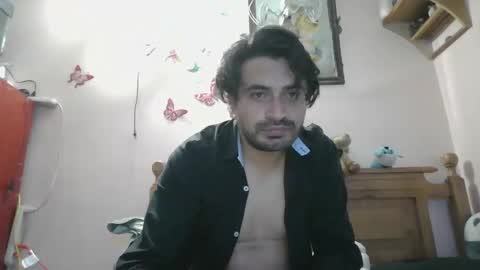 Snapshot of luismiastarot chatting on December 4, 2:21 am luismiastarot online show from December 4, 2:21 am