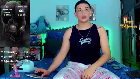 luisstevens01 online show from October 14, 4:24 am
