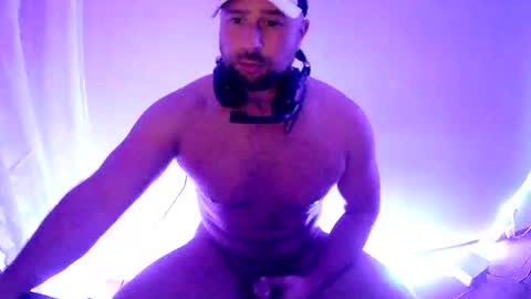 Snapshot of luk_me chatting on December 15, 1:46 am luk_me online show from December 15, 1:46 am