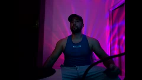 Snapshot of luk_me chatting on February 13, 6:59 pm luk_me online show from February 13, 6:59 pm