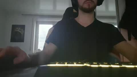 lukasschoetz online show from February 18, 1:29 pm