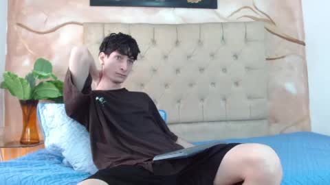 Snapshot of luke_carter chatting on June 1, 1:24 pm luke_carter online show from June 1, 1:24 pm