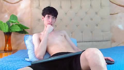 Snapshot of luke_carter chatting on June 2, 1:35 pm luke_carter online show from June 2, 1:35 pm
