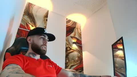 Snapshot of luke_davis01 chatting on May 7, 1:05 pm LUKE online show from May 7, 1:05 pm