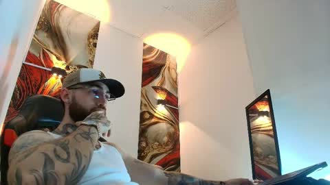 Snapshot of luke_davis01 chatting on May 8, 1:16 pm LUKE online show from May 8, 1:16 pm