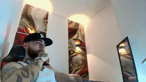 Snapshot of luke_davis01 chatting on May 20, 1:06 pm LUKE online show from May 20, 1:06 pm