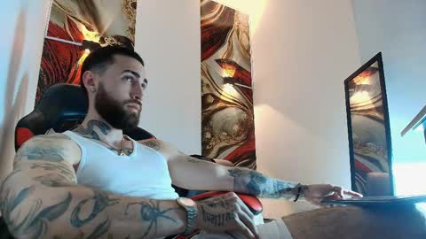 Snapshot of luke_davis01 chatting on May 23, 1:15 pm LUKE online show from May 23, 1:15 pm