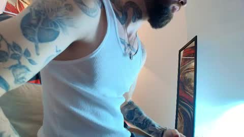 Snapshot of luke_davis01 chatting on June 1, 1:02 pm LUKE online show from June 1, 1:02 pm