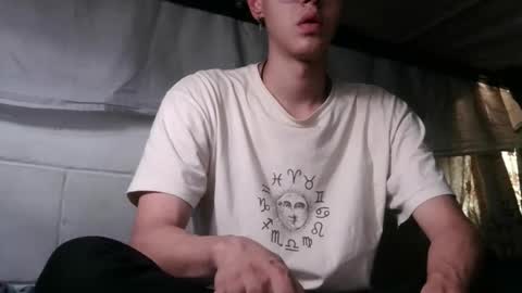 Snapshot of luke_rex chatting on December 22, 7:31 pm luke online show from December 22, 7:31 pm