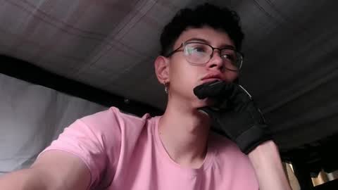 Snapshot of luke_rex chatting on December 28, 9:40 pm luke online show from December 28, 9:40 pm