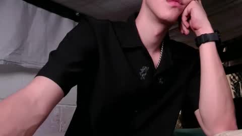Snapshot of luke_rex chatting on January 25, 7:39 pm luke online show from January 25, 7:39 pm