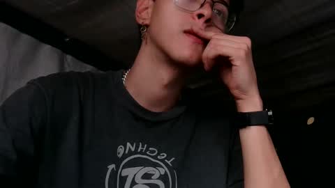 Snapshot of luke_rex chatting on February 13, 8:34 pm luke online show from February 13, 8:34 pm