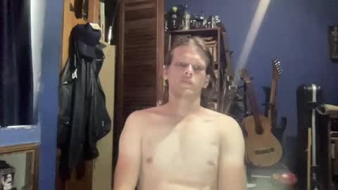 luke_walkeer online show from April 15, 6:37 pm